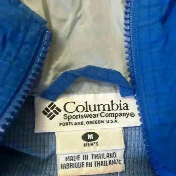 Columbia Sportswear Hooded Light Jacket. - Picture 2 of 5